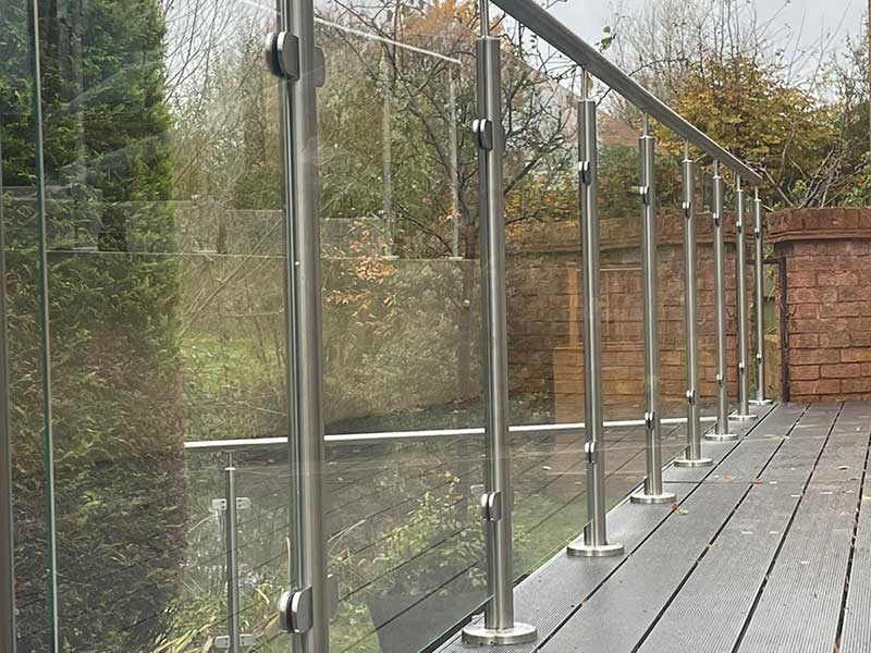 Bedfordshire external glass balustrades