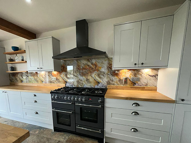 Kent glass kitchen splashbacks with stone