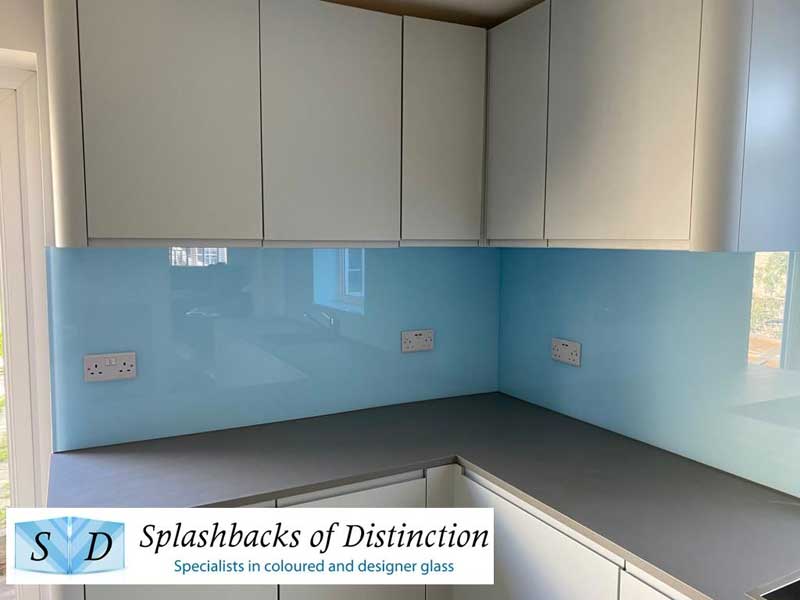 Light blue kitchen splashback
