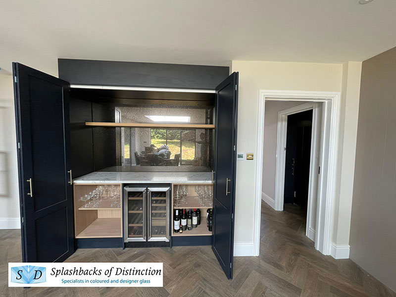 Kitchen splashback in antique bronze mirror in welwyn garden city