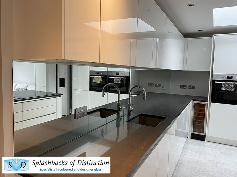Mirror kitchen splashback installed in marlow buckinghamshire