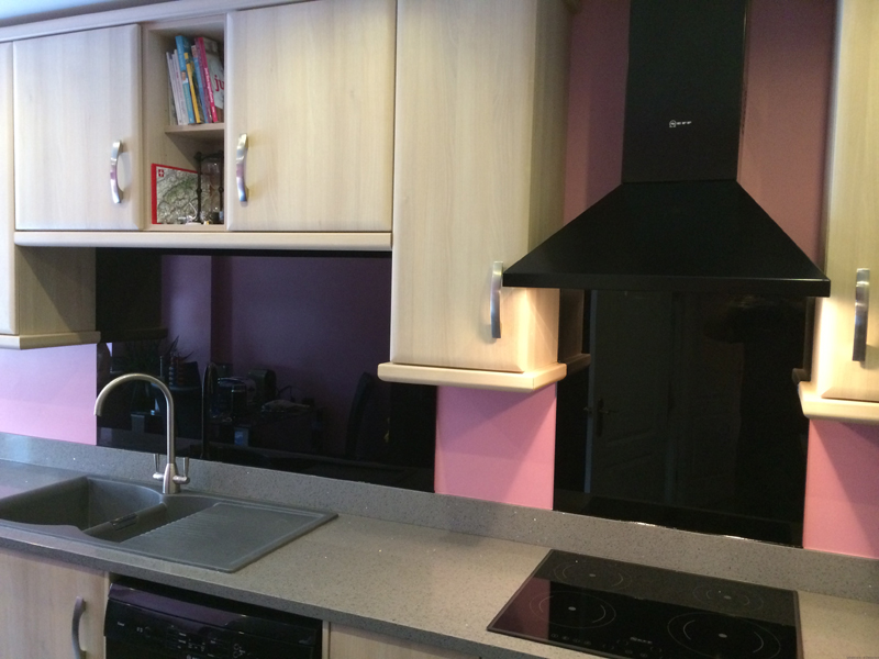 Kitchen glass splashback purple red