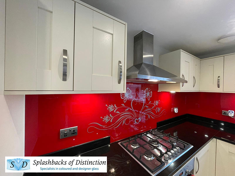 Kitchen splashback in cranberry crunch with silver glitter installed in buntingford