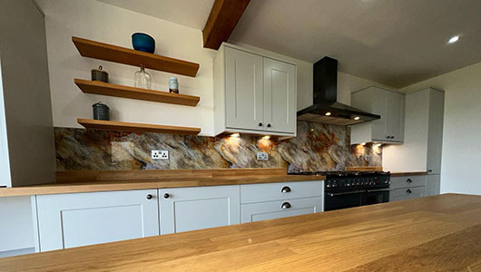 Kitchen splashback marble effect