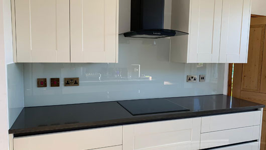 Grey white kitchen splashback