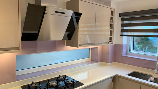 Kitchen splashback crown sweet dreams pink