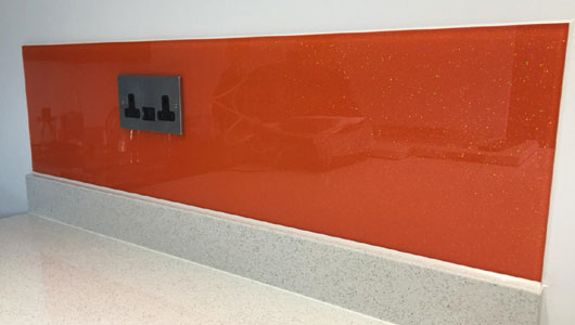 Kitchen splashback ral 2004 pure orange