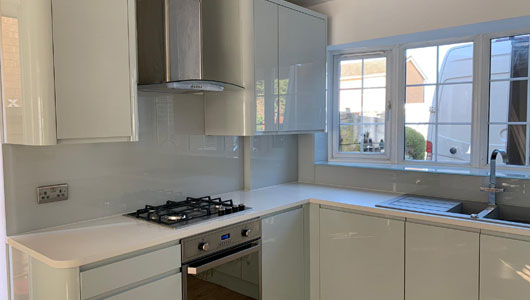 Kitchen splashbacks cornforth white