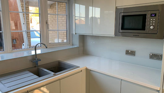 Kitchen splashbacks cornforth white