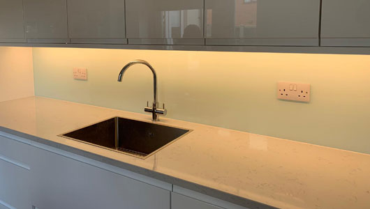 Glass white kitchen splashback