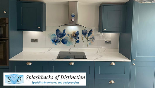 Kitchen splashback with shutterstock image of flowers fitted in northampton