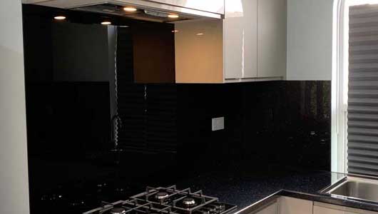 Kitchen splashback black