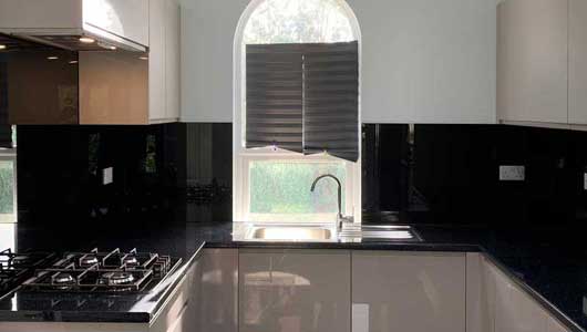 Kitchen splashback black